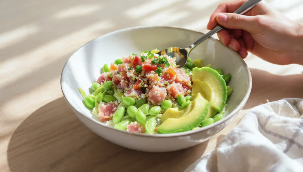 Thunfisch-Bowl Avocado Edamame 10 Minuten – Sushi-Reis mit Thunfisch, Sesam und Sojasoße