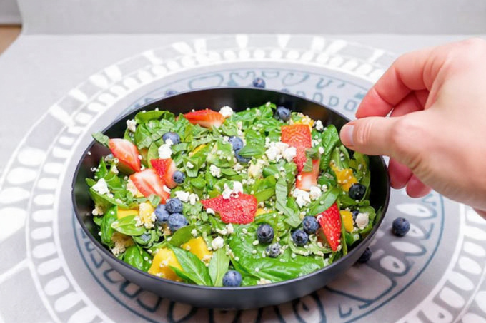 Bunter Getreidesalat Meal Prep 5 Tage – Rezept mit Quinoa, Bulgur, Gemüse und Tahini-Dressing